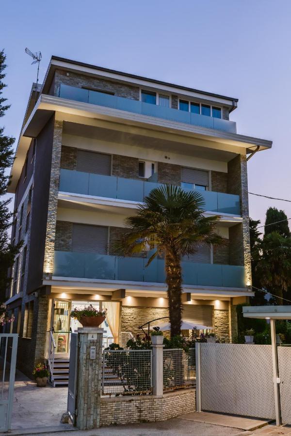 סניגליה Hotel Villa Del Mare מראה חיצוני תמונה