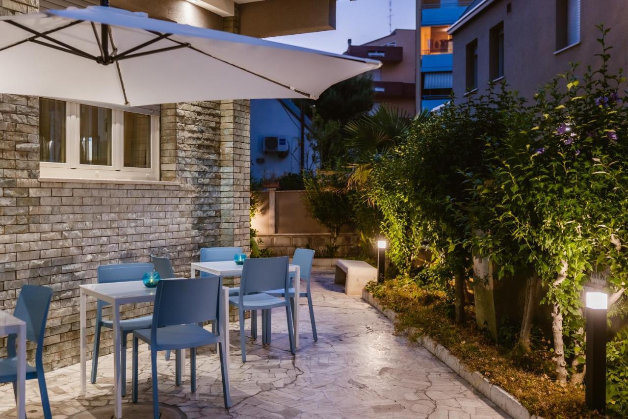 סניגליה Hotel Villa Del Mare מראה חיצוני תמונה