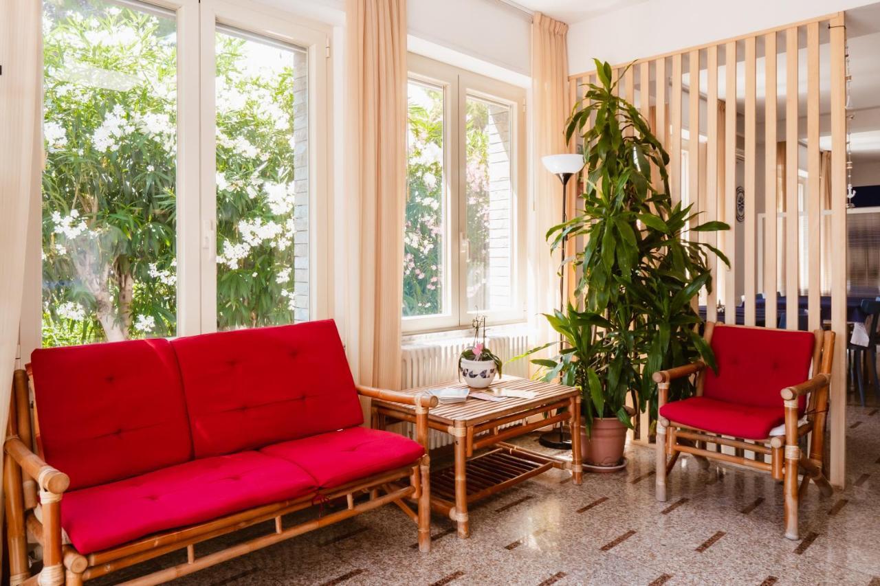 סניגליה Hotel Villa Del Mare מראה חיצוני תמונה