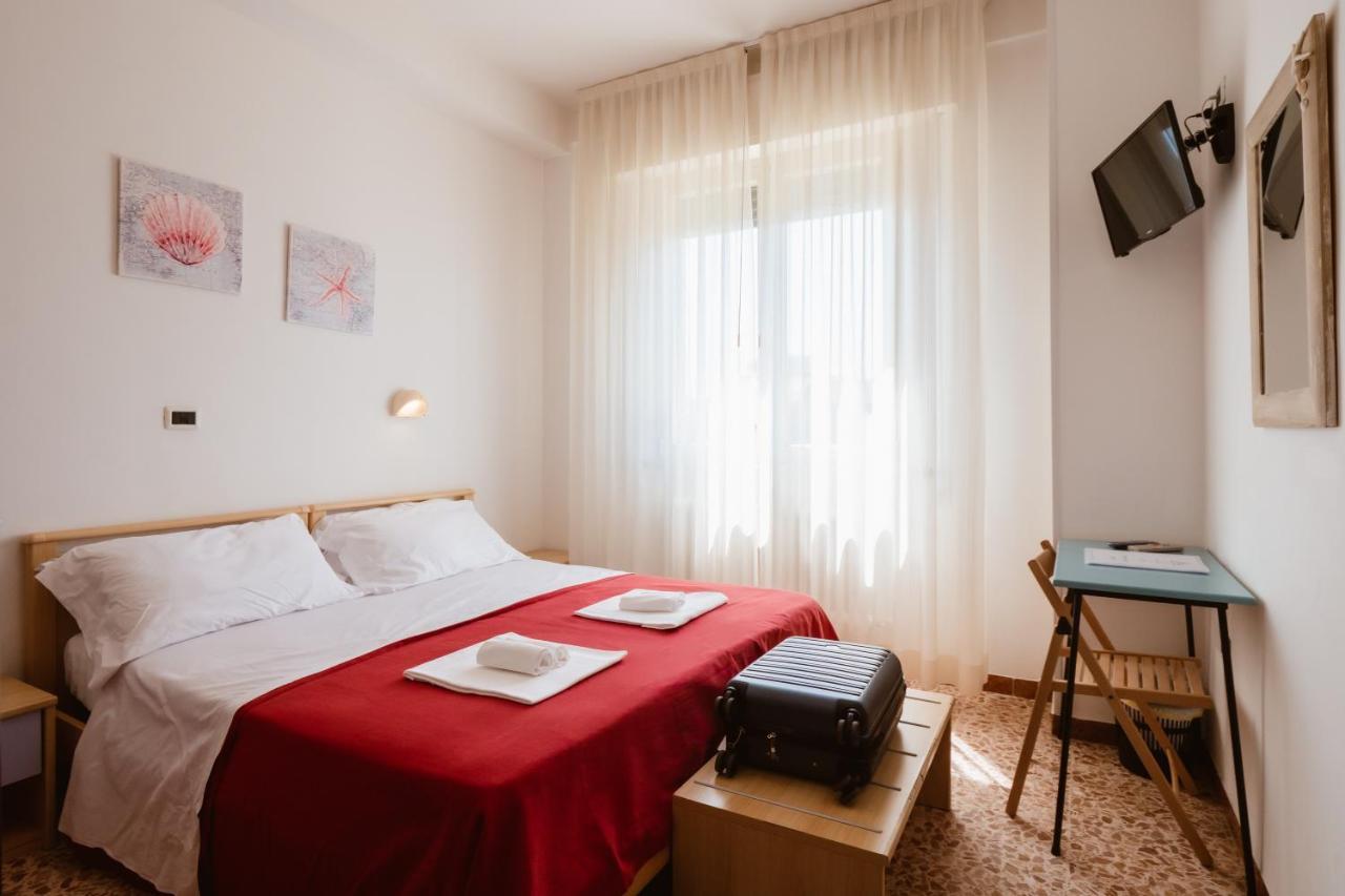 סניגליה Hotel Villa Del Mare מראה חיצוני תמונה