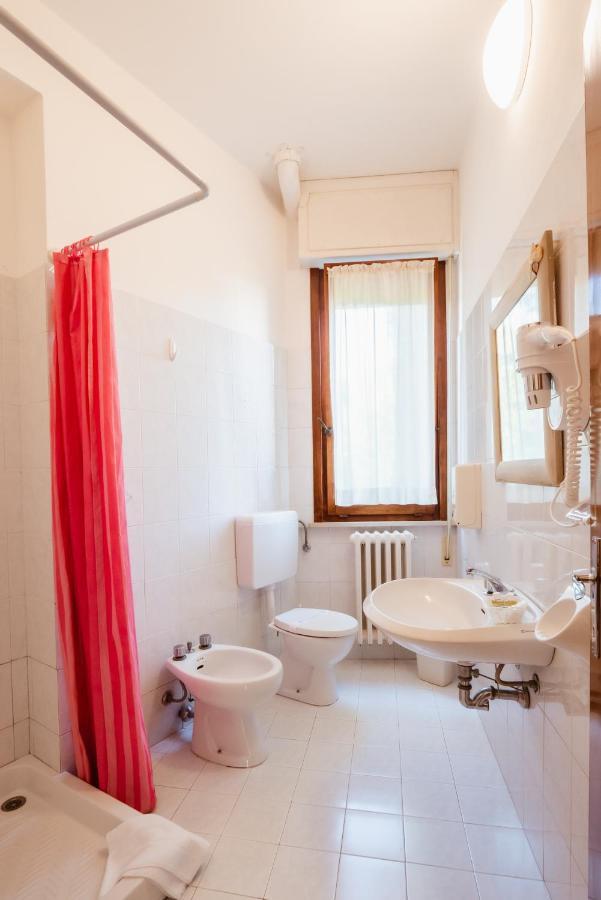 סניגליה Hotel Villa Del Mare מראה חיצוני תמונה