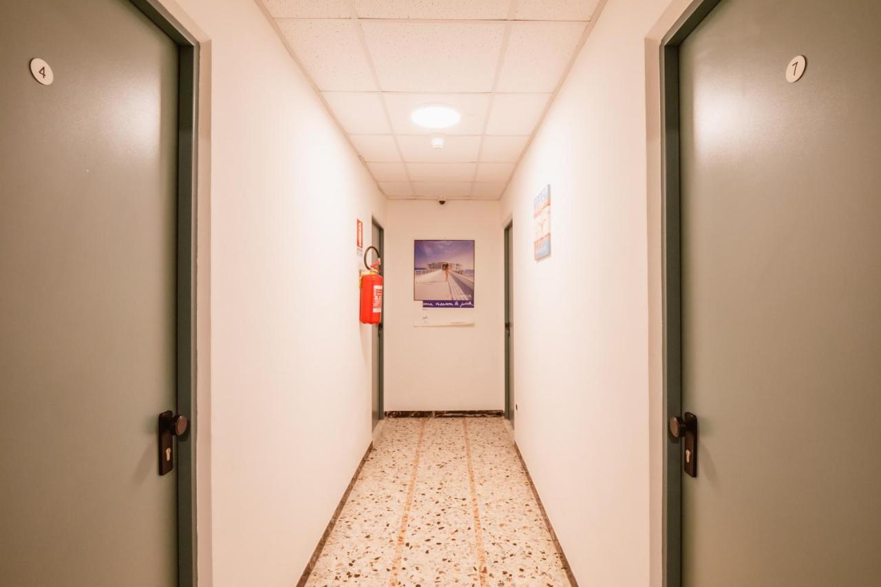 סניגליה Hotel Villa Del Mare מראה חיצוני תמונה